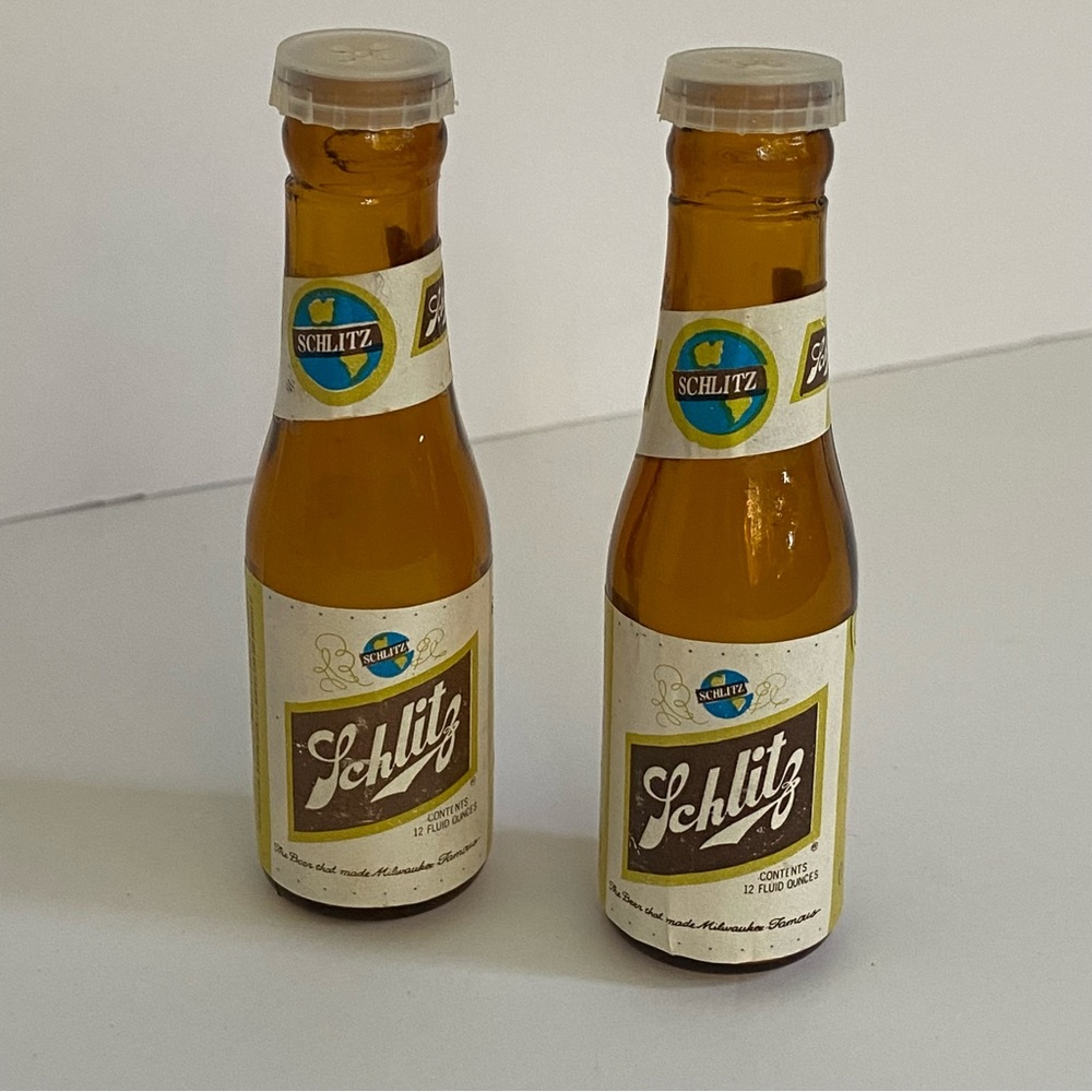 Vintage Schlitz Miniature Beer Bottle Salt and Pepper Bottles Pair Brown 4”